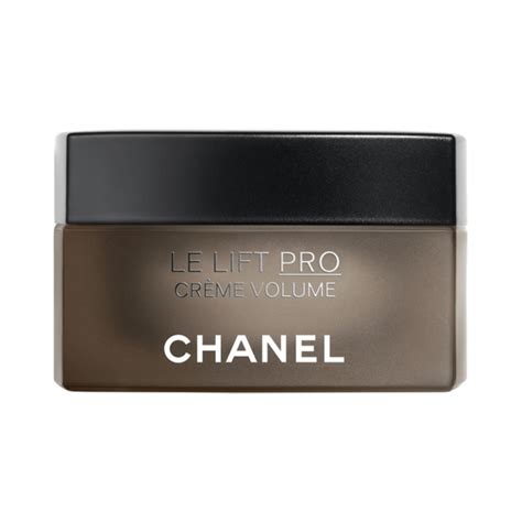 CHANEL Corrects – Redefines – Plumps .